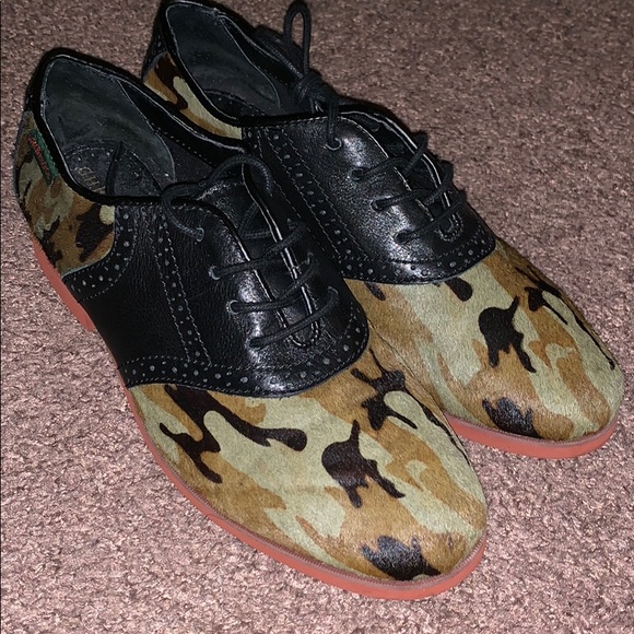 G.H.Bass & Co. Camo Saddle Shoes - Picture 4 of 7